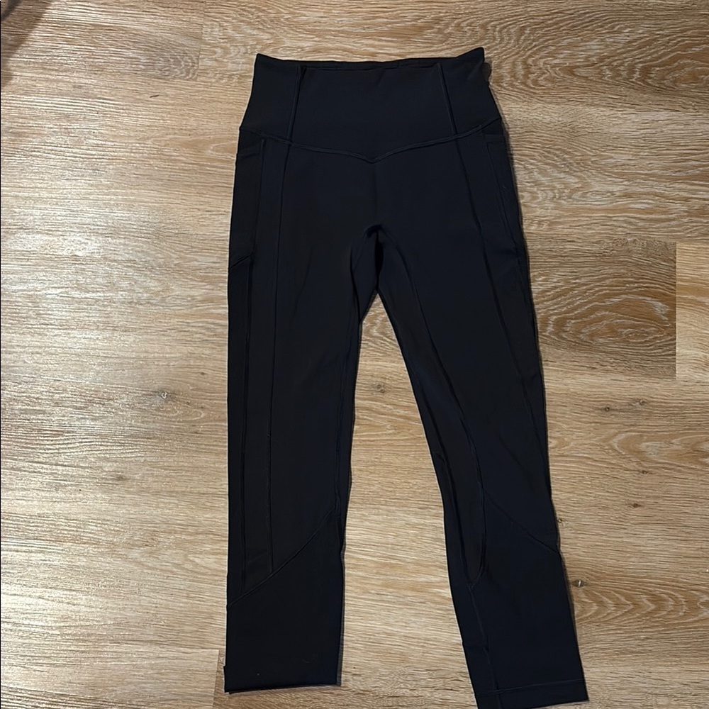 Lululemon Black High-Waisted Leggings size 4